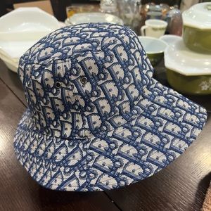 Dior bucket hat